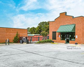 Photo 3 of American Flag Self Storage - 2474 Hope Mills Road, Fayetteville, NC