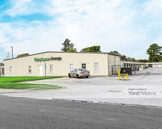 Photo 4 of Extra Space Storage - 2715 Enterprise Avenue, Fayetteville, NC