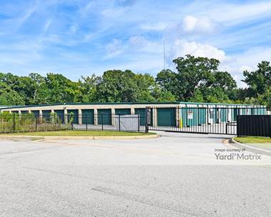 Storage Units for Rent available at 3800 Bragg Blvd, Fayetteville, NC 28303
