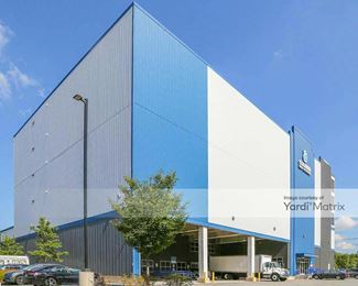 Photo 4 of Columbia Self Storage - 1 Terminal Road, Lyndhurst, NJ
