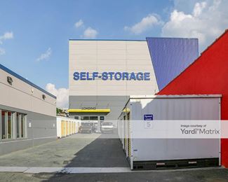 Photo 4 of Extra Space Storage - 2036 Webster Avenue, Bronx, NY