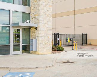 Photo 2 of Extra Space Storage - 650 North Fwy, Fort Worth, TX