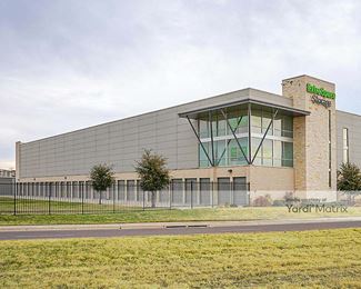 Photo 3 of Extra Space Storage - 650 North Fwy, Fort Worth, TX