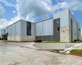 Photo 2 of Extra Space Storage - 2474 Earl Rudder Fwy South, College Station, TX