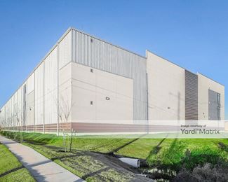 Photo 3 of Storage Center, The - 1529 32nd Street, Kenner, LA