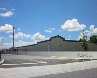 Photo 2 of Florida Discount Self Storage - 6401 Pinecastle Blvd, Orlando, FL