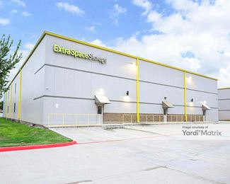 Photo 1 of Extra Space Storage - 2075 Kingsley Drive, Pearland, TX