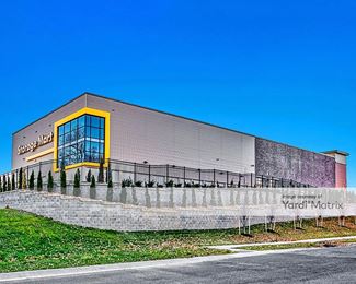 Photo 4 of StorageMart - 7200 Shawnee Mission Pkwy, Overland Park, KS