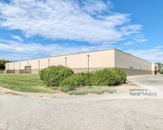 Photo 2 of UpLift Self Storage - 12420 US Hwy 71, Grandview, MO