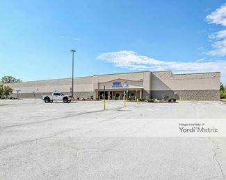 Photo 3 of UpLift Self Storage - 12420 US Hwy 71, Grandview, MO