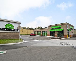 Photo 1 of Space Shop Self Storage - 1819 James L Redman Pkwy, Plant City, FL