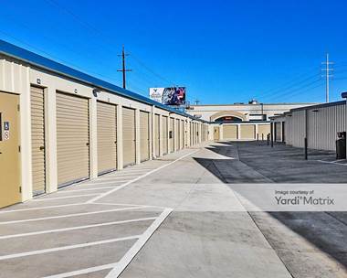 Storage Units for Rent available at 8240 Folsom Blvd, Sacramento, CA 95826