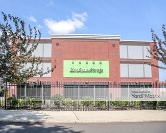 Photo 2 of Extra Space Storage - 1401 4th Avenue, New Hyde Park, NY