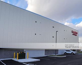 Photo 3 of CubeSmart Self Storage - 1 Ellis Street, Staten Island, NY