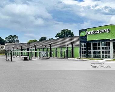Storage Units for Rent available at 4233 Hacks Cross Road, Memphis, TN 38125