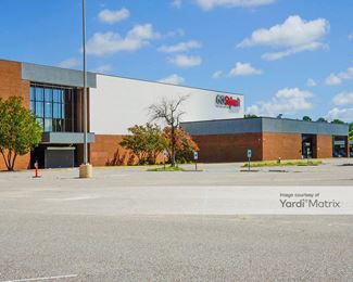 Photo 2 of Go Store It - 5200 West Mercury Blvd, Newport News, VA