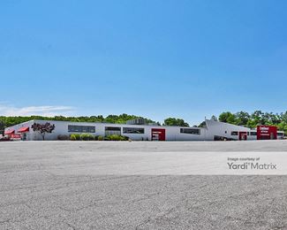 Photo 2 of CubeSmart Self Storage - 4008 North Dupont Hwy, New Castle, DE