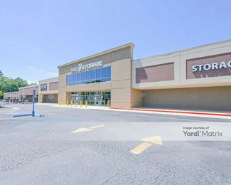 Photo 1 of FreeUp Storage - 710 Columbus Pkwy, Opelika, AL