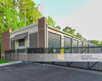 Photo 2 of Public Storage - 406 East 3rd North Street, Summerville, SC