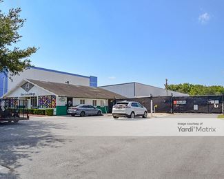 Photo 4 of Public Storage - 8550 Old Winter Garden Road, Orlando, FL