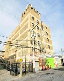 Photo 3 of Storage Post - 3215 West Lawrence Avenue, Chicago, IL