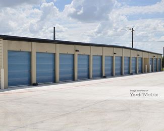 Photo 3 of 10 Federal Self Storage - 720 Harry Miller Pass, Seguin, TX
