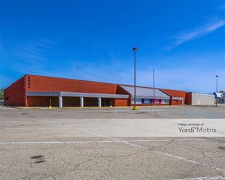 Photo 2 of Storage of America - 2828 Broadway Street, Anderson, IN