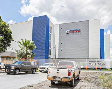 Storage Units for Rent available at 4495 Katy Fwy, Houston, TX 77007