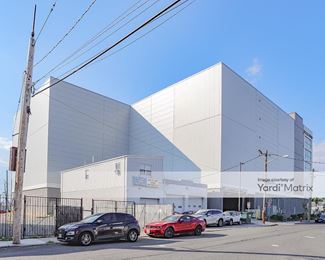 Photo 3 of Extra Space Storage - 985 Communipaw Avenue, Jersey City, NJ
