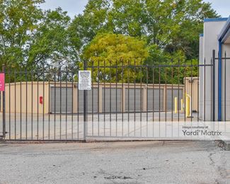 Photo 2 of iStorage - 2170 West Point Road, LaGrange, GA