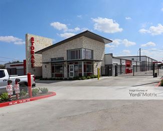 Photo 3 of D-Clutter Self Storage - 2720 East Business Hwy 83, Weslaco, TX