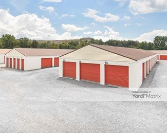 Photo 2 of Higgins Storage - 1061 West Main Street, Woodbury, TN