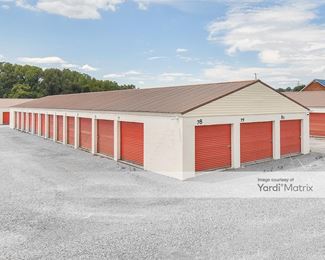 Photo 3 of Higgins Storage - 1061 West Main Street, Woodbury, TN