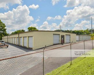 Photo 2 of Storage Rentals of America - 2003 Commerce Place, Columbia, TN