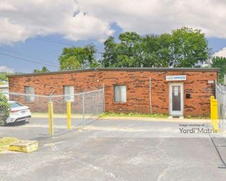 Photo 4 of Storage Rentals of America - 2003 Commerce Place, Columbia, TN