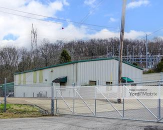 Photo 2 of Magic Spray Storage - 1513 Hampshire Pike, Columbia, TN