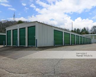 Photo 4 of Magic Spray Storage - 1513 Hampshire Pike, Columbia, TN
