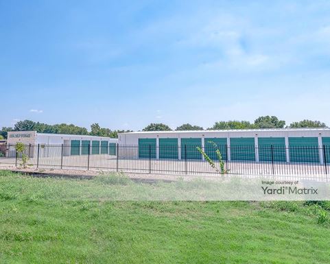 Photo 3 of Ideal Self Storage - 27605 West Hwy 84, McGregor, TX