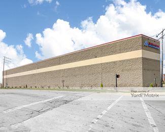 Photo 2 of Devon Self Storage - 822 Marquette Street, Racine, WI