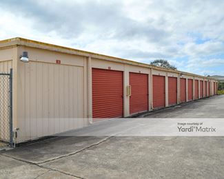 Photo 2 of Vero Airport Trade Center - 2501 27th Ste A -10 Avenue, Vero Beach, FL