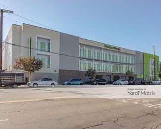 Photo 3 of Extra Space Storage - 6853 Woodley Avenue, Lake Balboa, CA