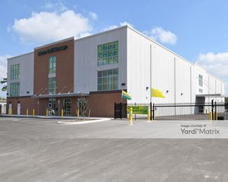 Photo 2 of StorageMart - 3286 Barclay Avenue, Spring Hill, FL