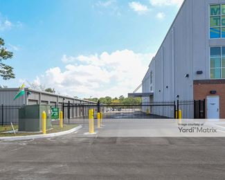 Photo 4 of StorageMart - 3286 Barclay Avenue, Spring Hill, FL