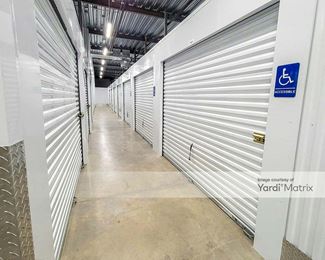 Photo 4 of Extra Space Storage - 410 Hill Avenue, Aurora, IL