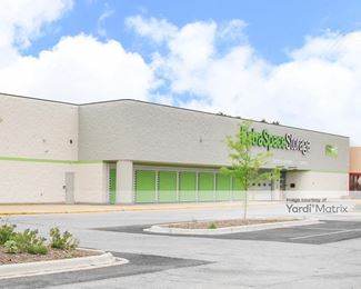 Photo 2 of Extra Space Storage - 1860 North Richmond Road, McHenry, IL