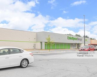 Photo 5 of Extra Space Storage - 1860 North Richmond Road, McHenry, IL
