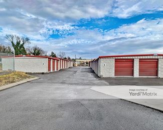 Photo 2 of My Favorite Storage - 807 North Cumberland, Lebanon, TN