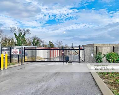 Storage Units for Rent available at 807 North Cumberland, Lebanon, TN 37087