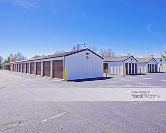 Photo 2 of Gateway Storage Mall - 2003 Mascoutah Avenue, Belleville, IL