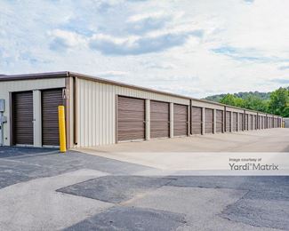 Photo 3 of Allied Storage - 85 West 15th Street, Fayetteville, AR